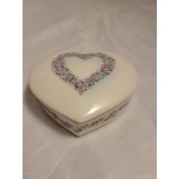Otagiri Japanese Romance Heart-shaped Trinket Box Floral Creative Collection - Picture 2 of 12